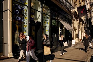 米家計、コロナ下の蓄え取り崩し