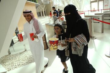 米映画館AMC、サウジ市場で地元企業に後れ　競争激しく