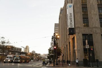 ツイッター、灰色の「公式」ラベル廃止　導入数時間で