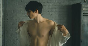 寝る時間を10分増やせ！筋トレは「どう休むか」がカギ、「睡眠の質」を上げる準備3選 【現役ボディビルダーが伝授】