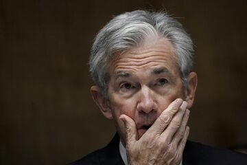 「ヘリコプターマネー」来るか、FRB次なる刺激策は
