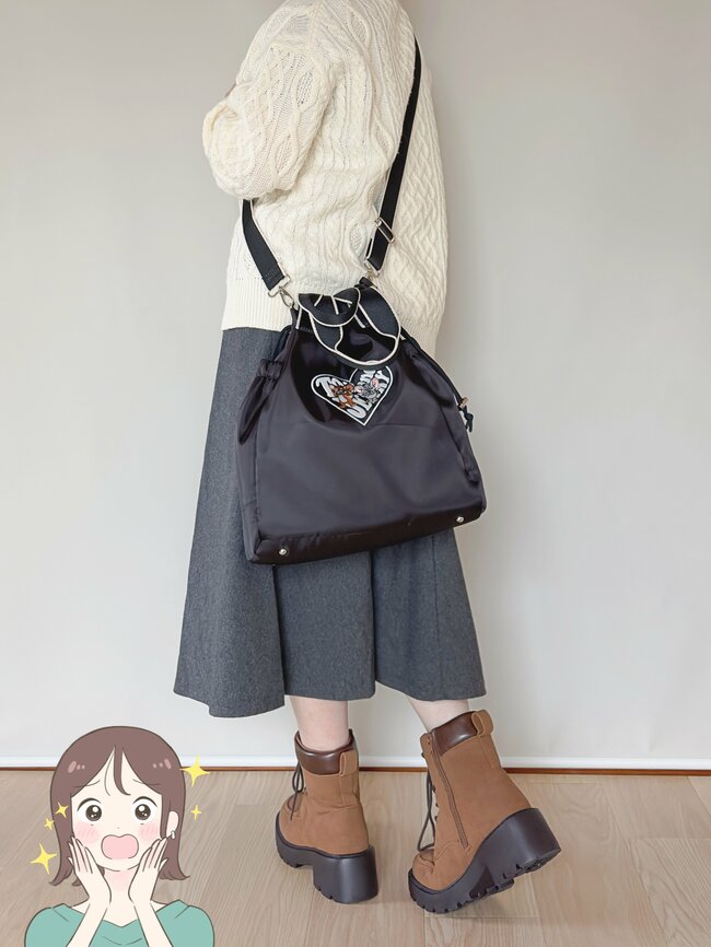 しまむら×トムとジェリーの「ポケットたくさんバッグ」大人かわいいのに収納力スゴすぎるの!