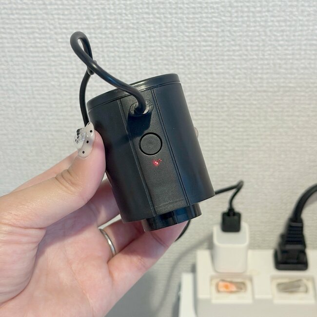 【3COINS】もう掃除機いらないじゃん！手のひらサイズの“圧縮アイテム”が大人気「旅行に必須です」「かなり楽になりました」《購入レビュー》