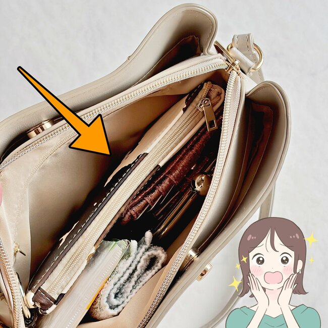 お薬手帳や処方薬がまるっと入った!3COINSの“お財布がわりになるポーチ”毎日持ち歩きたい可愛さ!「2個柄違いで購入」「結構たくさん入るし、高見えする」《購入レビュー》