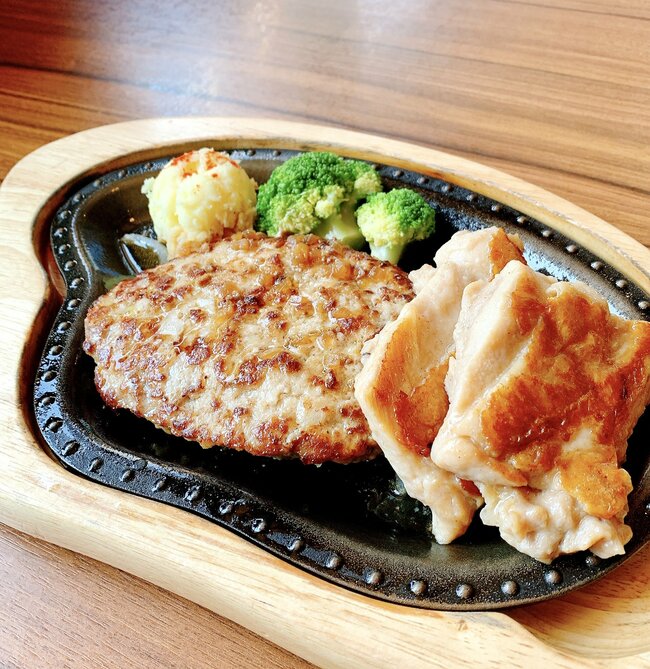 「ハンバーグより美味い」びっくりドンキーの“まさかの新メニュー”ご飯を食べる手が止まらない…！「美味すぎて神」「めちゃウマだったんだけど」