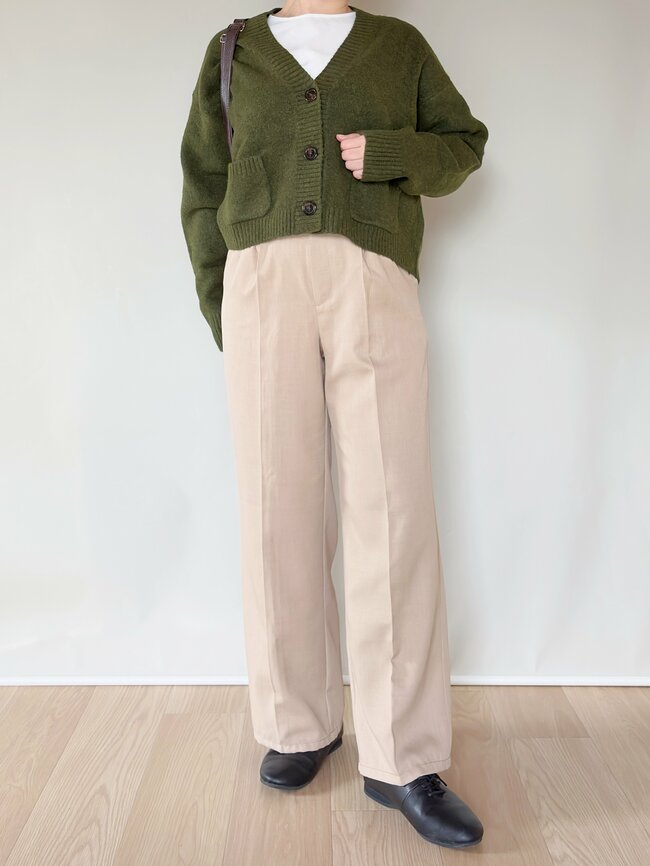 「今年1番買ってよかった」ユニクロの“楽ちんカーディガン”たっぷり着回せて優秀!「ショート丈可愛い」「軽くて暖かい最高」