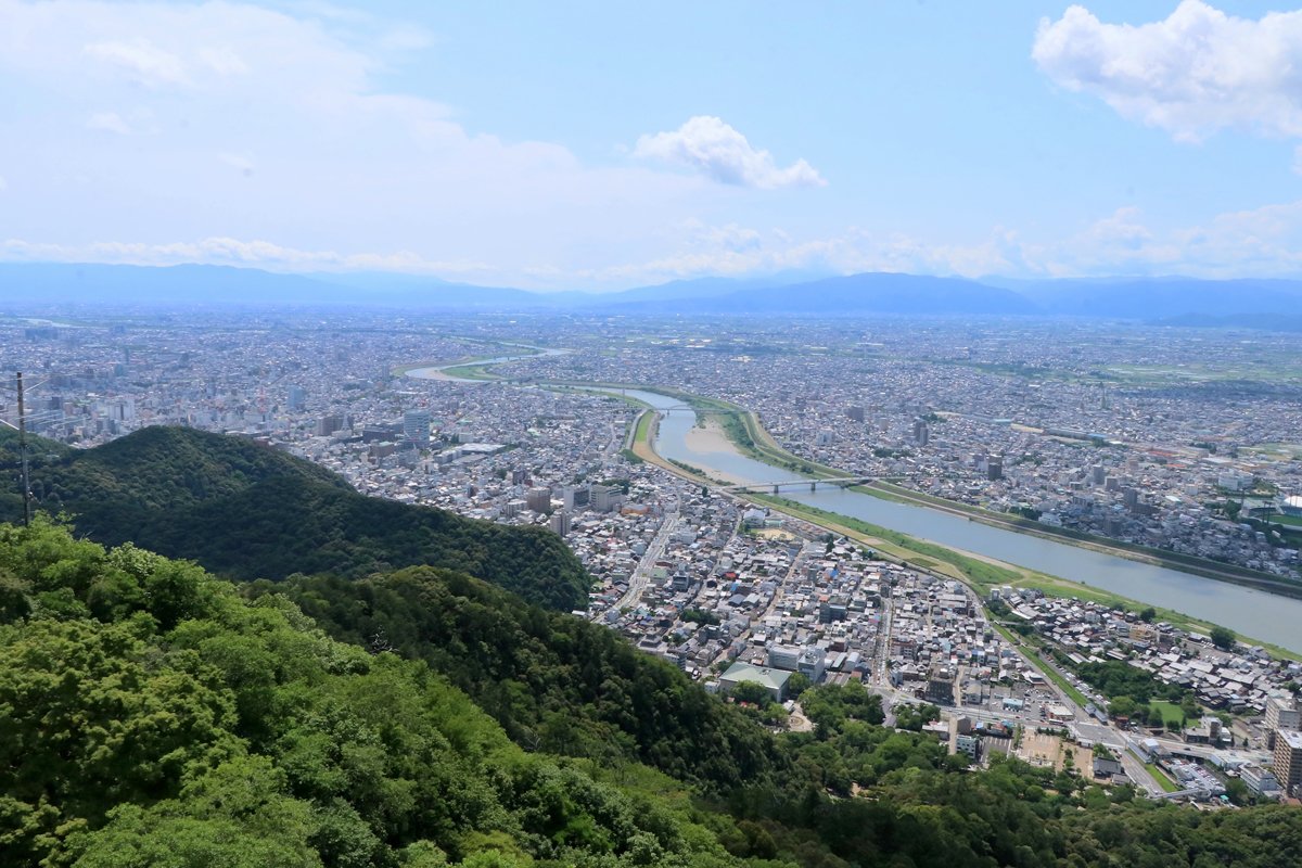 岐阜城天守からの城下の眺望