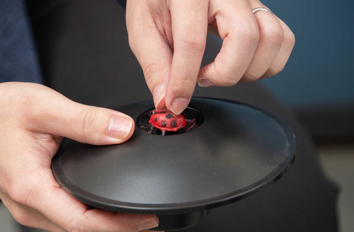 入江さんが中2生に放物線の図形的性質を教えるときに使う「3Dミラースコープ」