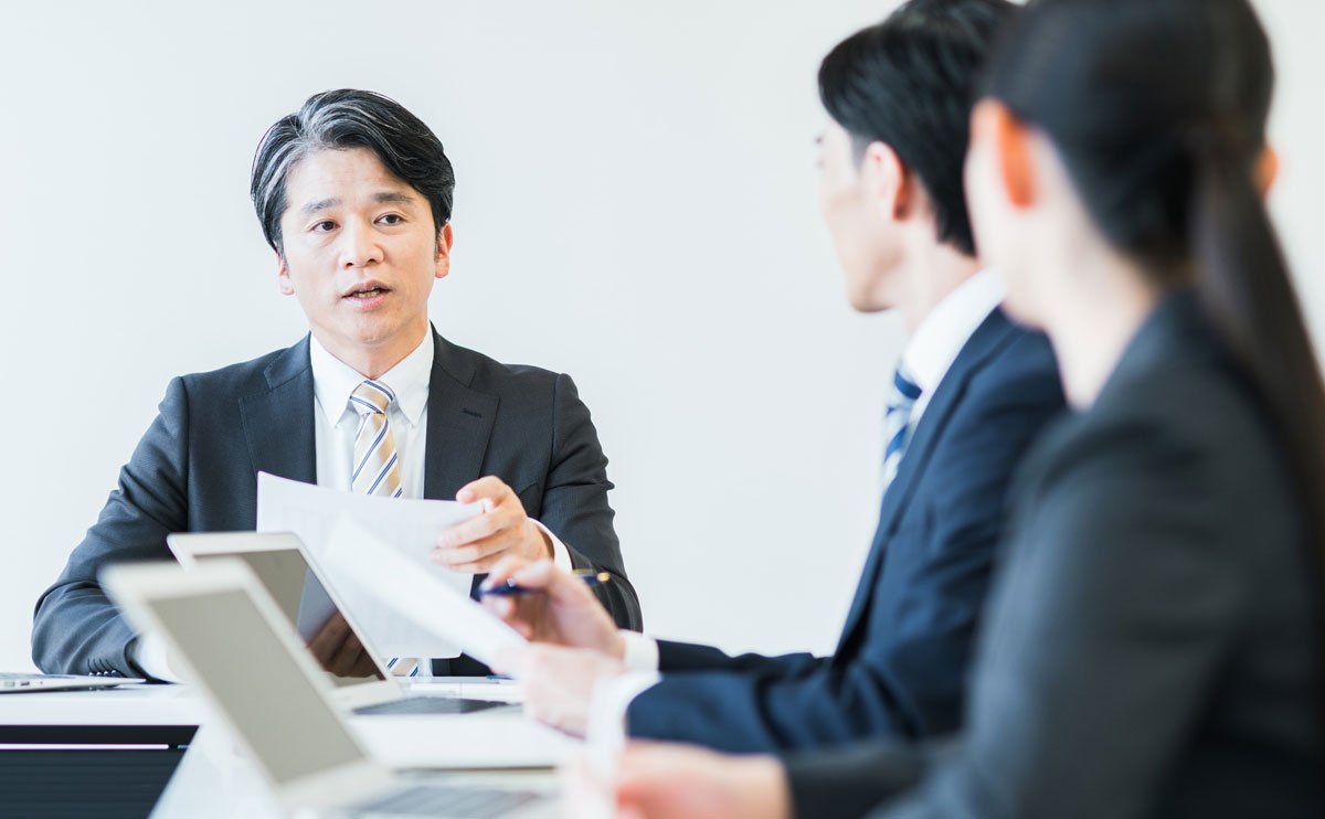 部下の思いつきの案にすがる上司に足りない思考プロセスとは