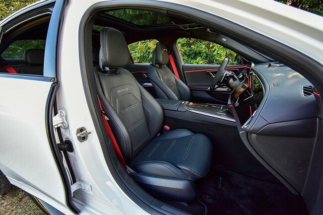 メルセデスAMG E53ハイブリッド4マチック＋エディションナイトカーボン（PHEV）前席