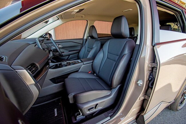 エクストレイルROCK CREEK e-4ORCE前席