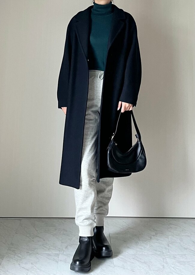 「大好きすぎて3本目買いました」ユニクロの“ぽかぽかパンツ”くるぶしまで暖かくて感動した！「冬のテーマパークでも防寒バッチリ」「シルエットが細身で綺麗」