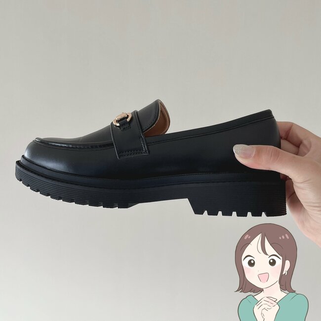 「長時間歩いても楽でした」ハニーズの“高見えローファー”がオンオフ使えてめっちゃ優秀!「スニーカー並の履き心地」「今っぽいシルエット」