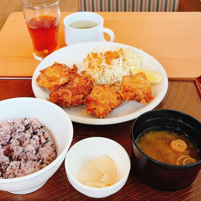 「朝からボリュームありすぎだろ…」ガストの“わんぱくモーニング”ドリンクとスープ飲み放題で大満足！「めちゃくちゃに最高だった」「モーニングちゃうやろ」