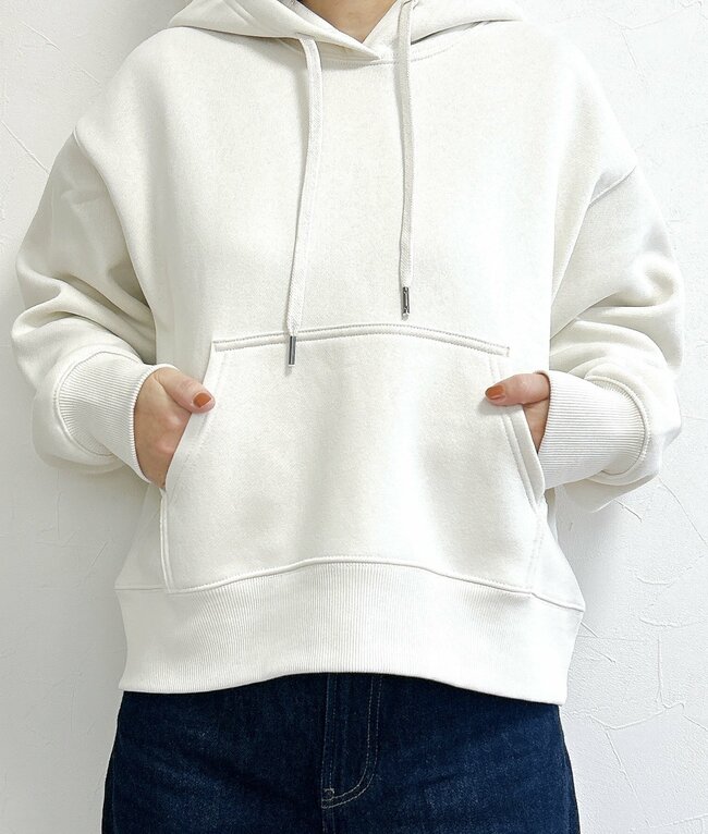 すぽんと着るだけで可愛い！GUの“ぽかぽかパーカー”脚長効果がバツグンなんです！「可愛いと褒められました！」「スタイルが良く見えます」