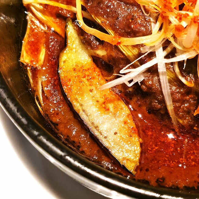 ごはん大盛りにすればよかった…！デニーズの“期間限定メニュー”旨味がジュワッと広がって、食べる手が止まりません！「白米と相性最高」「めっちゃ白米進む」