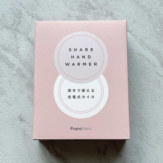 「真冬のディズニーで大活躍！」フランフランの“繰り返し使えるカイロ”マカロンみたいな形が可愛い！「思っていた以上に温かい」「両ポケットに分けて入れられる」