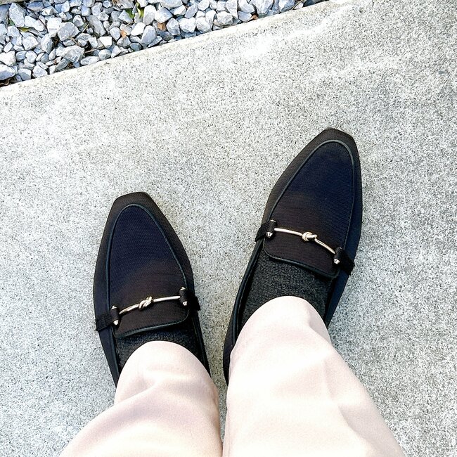 もう普通のパンプスに戻れない…！しまむらの「2420円シューズ」高見えなのに、ゆったり楽ちんで足が痛くなりにくいの！