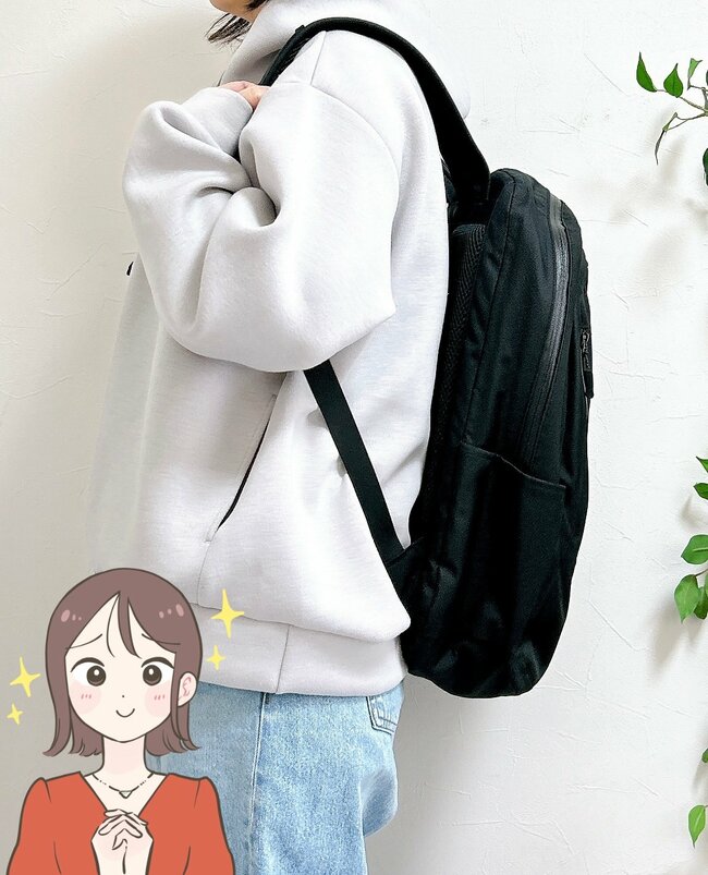 え、2900円って嘘でしょ…!?ワークマンの“疲れにくいリュック”が理想すぎる!「収納が多くて、とても便利!」「ブランド物より軽くて機能的」