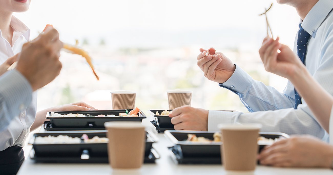 食事会で「話を聞かず、自分の話ばかりする若手社員」の残念な特徴