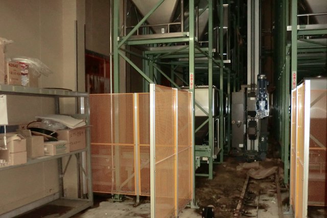 写真:津波被害後の工場内の様子2