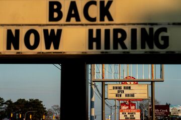 米就業者数、3月は43.1万人増　失業率3.6％に改善