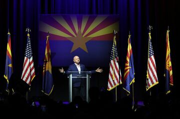 米アリゾナ州、知事選や上院選など依然見通し立たず