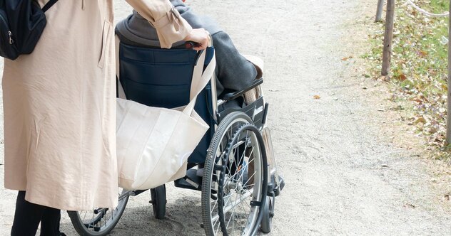 「親の介護があって…」と言えない職場で、いま静かに広がっている“深刻な事態”とは