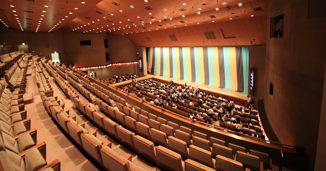 オペラの「ブラボー！」と歌舞伎の「中村屋！」は何が違うのか