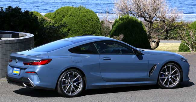 BMW850i・M850i・xドライブのリアビュー