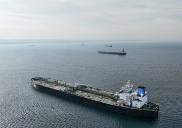 ロシア原油の価格上限、影響はこれからか