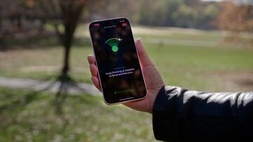アップルとマスク氏、衛星通信巡り対立激化