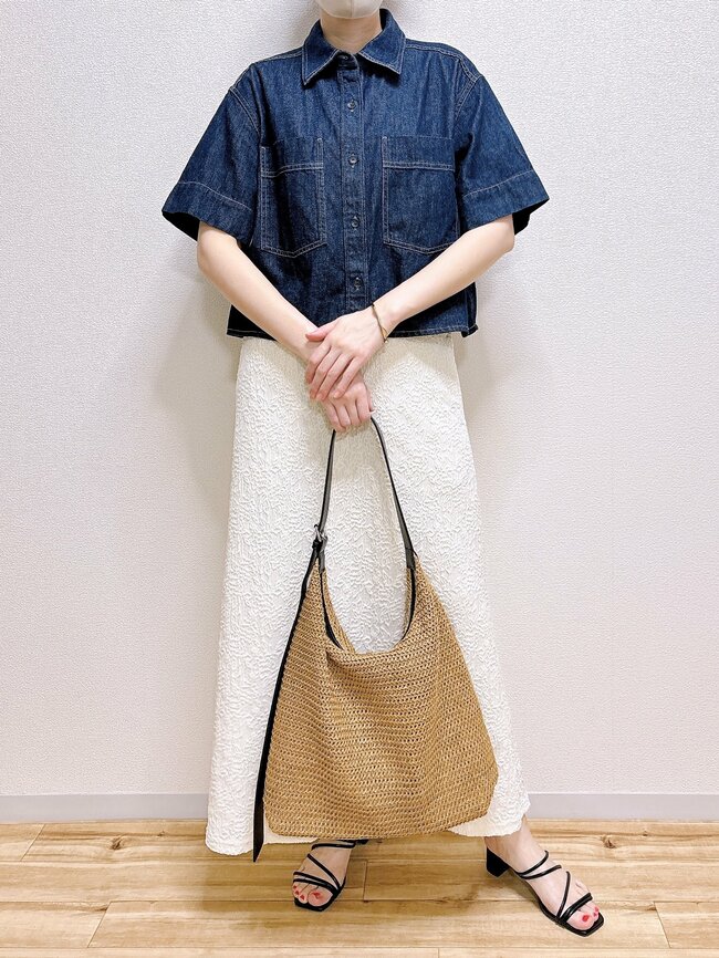 「高見え商品です」「荷物がたくさん入る」GUの“2990円バッグが”オシャレな上に大容量！「50代でもラフすぎずに持てそう」《購入レビュー》