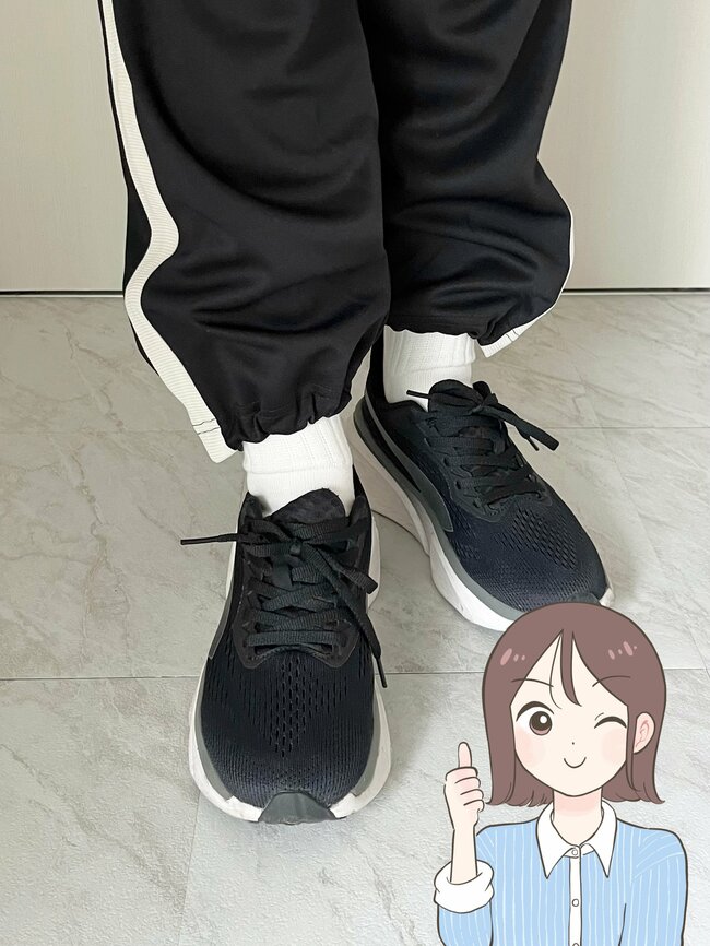 「スポーツメーカーが出したら5000円は超えてきそう」GUの“1990円パンツ”美シルエットなのに着心地バツグン！「3色購入しました」「一年中活躍しそう」