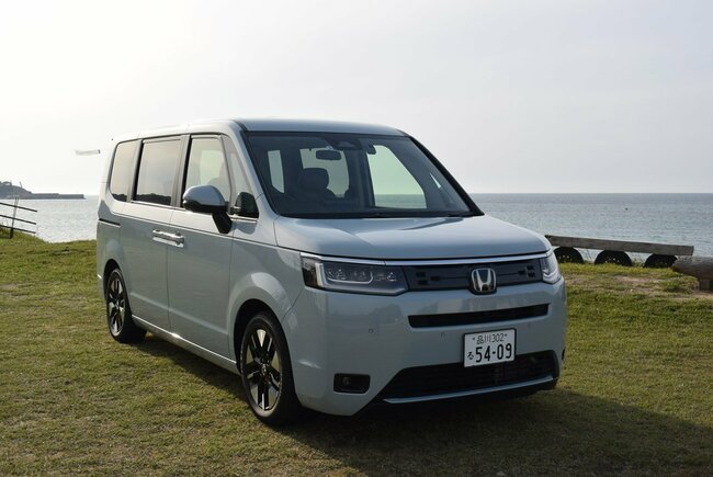 ステップワゴンe:HEV AIRのフロントビュー