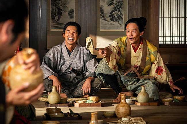 『豊臣兄弟！』より。豊臣秀吉（右、演：池松壮亮）と弟の小一郎／秀長（左、演：仲野太賀）　（C）NHK