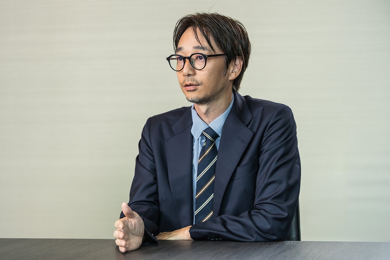 KDDIが挑んだ「デジタルマーケティング内製化」7年の軌跡！人材育成とコスト削減を実現した組織改革の全貌