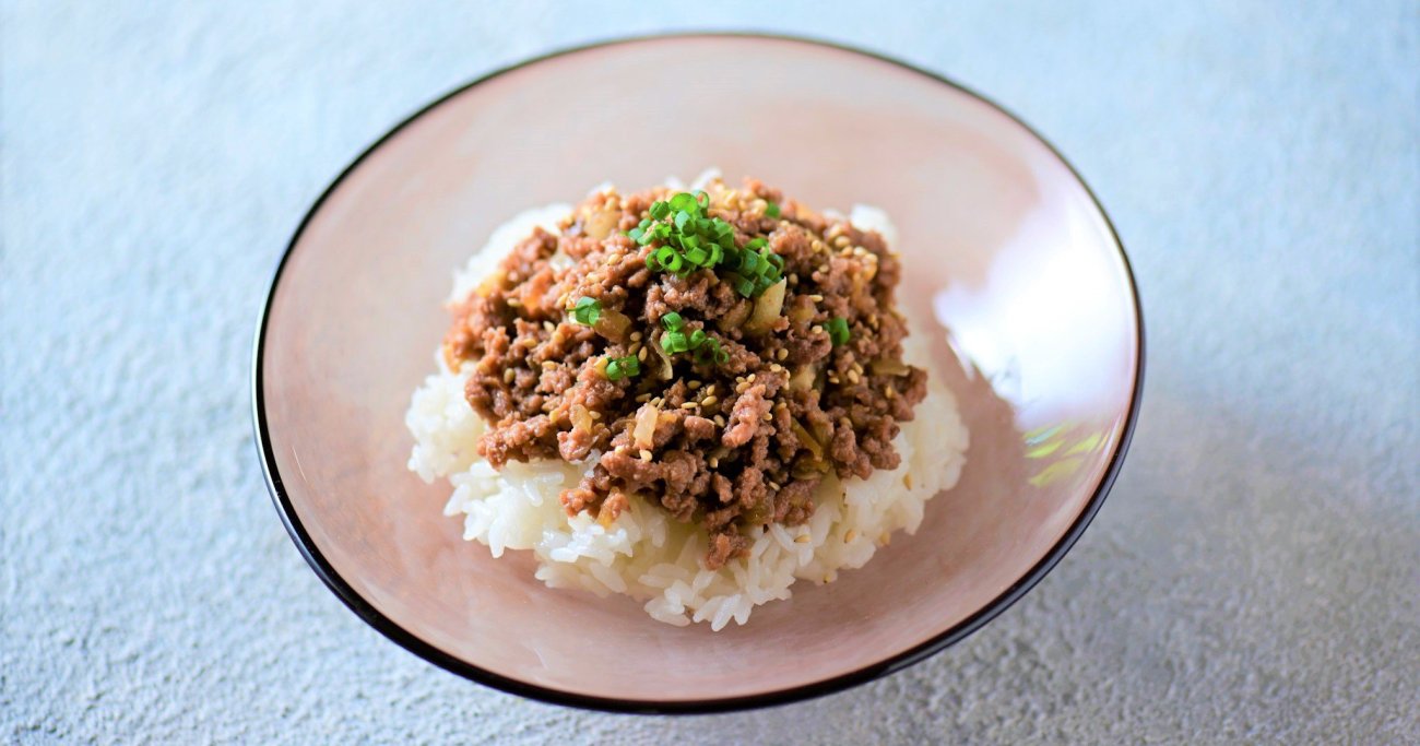  【カンタンなのに極上！ レンチンレシピ】みんな大好き！ そぼろ丼もレンチンで！