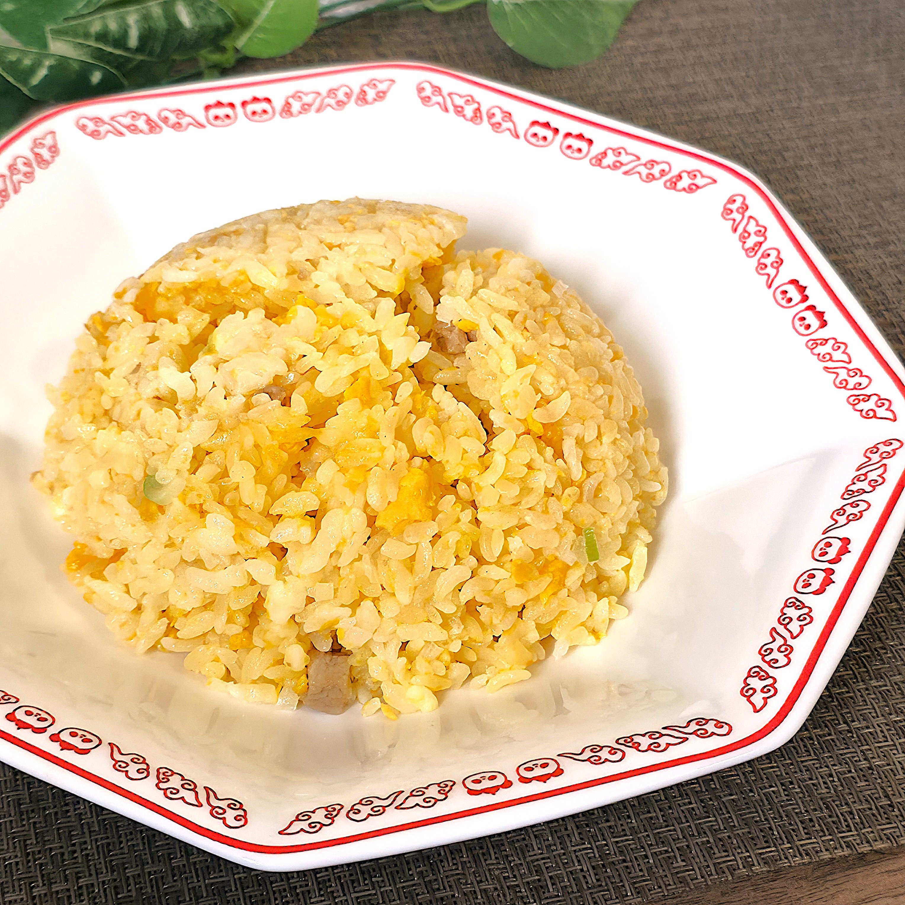 「一目惚れして買っちゃった」ダイソーの“町中華みたいな食器”かわいすぎて癒やされる!「もう家にお皿いっぱいなのに購入」