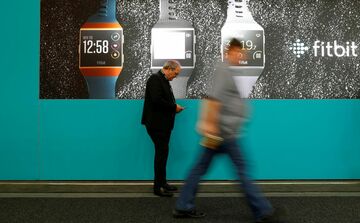 フィットビット、グーグル親会社が買収へ 21億ドル