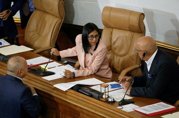 ベネズエラ暫定政権、CIAは副大統領らが適任と結論