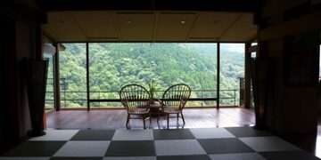 ｢Visaプラチナトラベル｣で、“日本一”予約が取れない人気旅館「箱根吟遊」に泊まってきた！　割引料金で泊まれる特典のほか、部屋や露天風呂、食事も紹介！