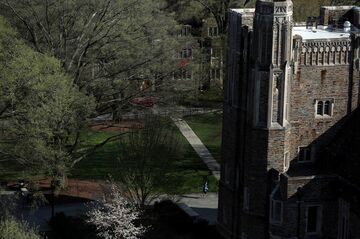 米大学に危機、ビザ制限で中国人留学生急減へ