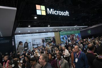 マイクロソフト、10-12月期は減益　世界経済巡る懸念が重し