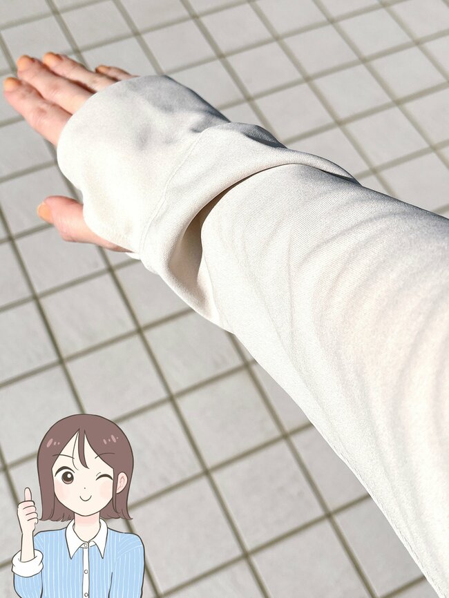 「毎日着用してます」「色違いも欲しい」無印良品の“UV対策パーカー”手の甲や首元まで守ってくれて天才すぎる!「くしゃくしゃにしてもシワにならない」