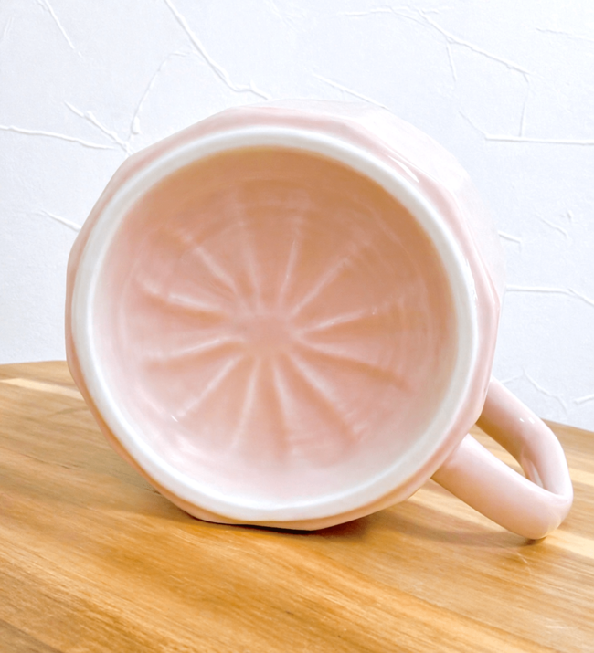 【ニトリ】お値段、間違ってない…？499円の“美濃焼のマグカップ”大容量なのに軽くて持ちやすい！「たっぷり飲み物を入れて飲むのにちょうどいい」「思った以上に持ちやすかった」