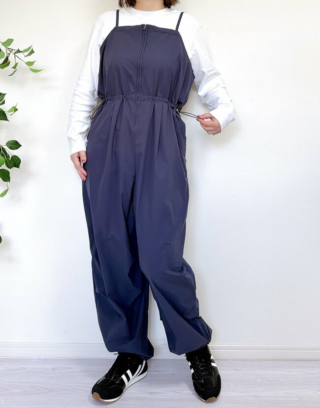  すぽんと着るだけで可愛い…！ワークマン新作の「楽ちんサロペット」サラッと着られて体型カバーできる！