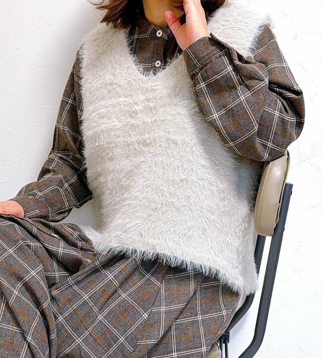 すぽっと着るだけで体型カバー！しまむらの「ふんわりシャツワンピ」レトロでかわいいし、なめらかな着心地にハマる！《購入レビュー》