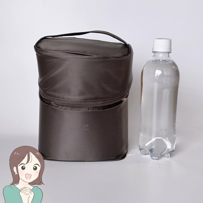 「大容量なのが嬉しい」3COINSの“自立するコスメポーチ”化粧水ボトルも入りました！「高さのある物も立てて収納できる」「旅行などにも最適」