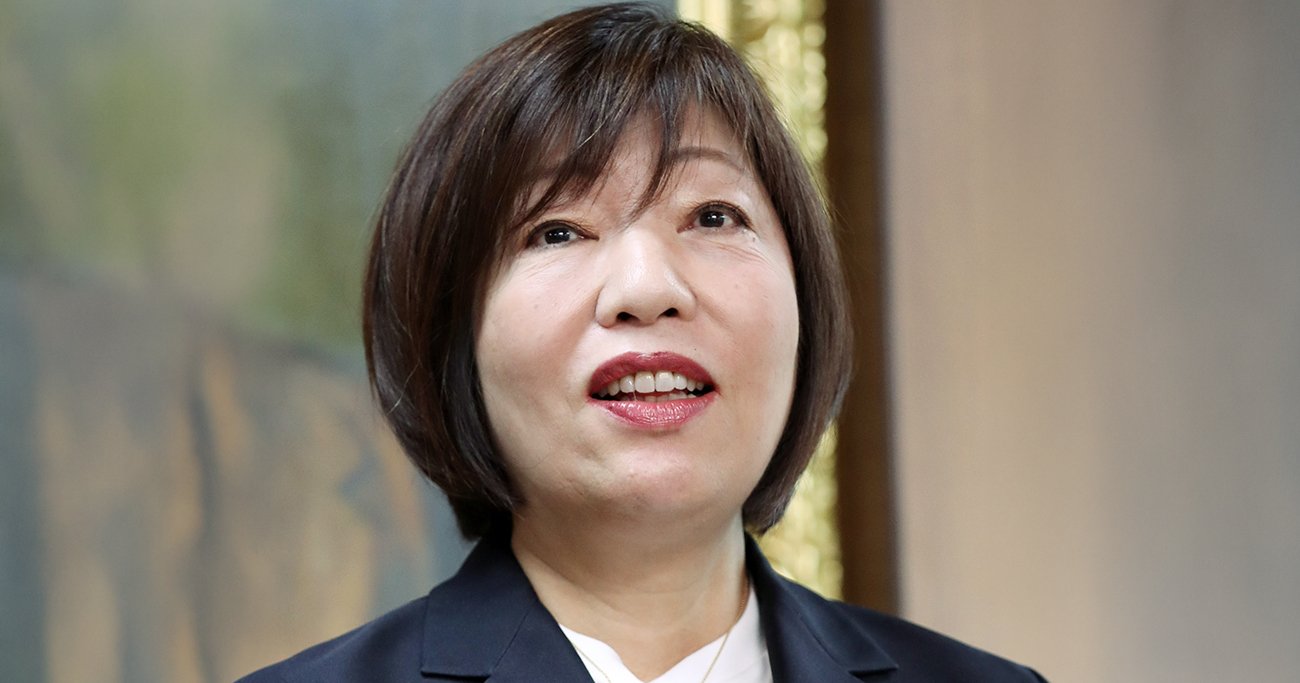 林真理子氏